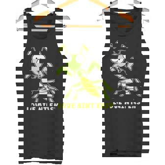 Love Ain't Easy カマキリ ユーモア 昆虫 恋人 ジョーク タンクトップ - Kawaiitshirt