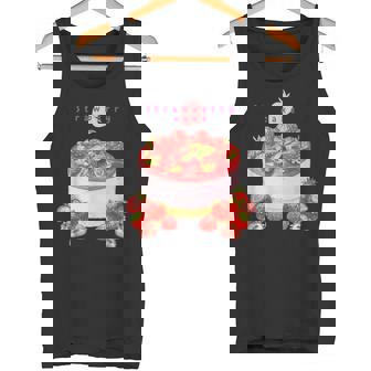 イチゴケーキ スイーツ デザート かわいい 春 パティシエ、普段着、いちご狩り、いちご、ストロベリー、お菓子 タンクトップ - Kawaiitshirt