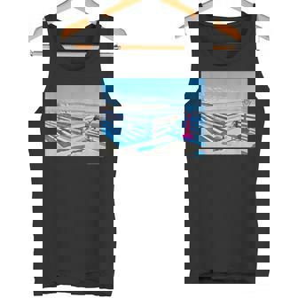 カリフォルニアの桟橋からのカラフルな海の景色 タンクトップ - Kawaiitshirt