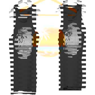 サンセット ビーチ ヤシの木 夏 バイブ レトロ トロピカル 夏 ビーチ タンクトップ - Kawaiitshirt