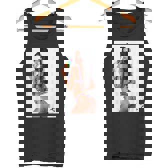 セクシーガールグラフィックtシャツ アイスポップのセクシーなラティーナブーティーガール。 タンクトップ - Kawaiitshirt