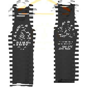 ナムチェバザール醸造所 ネパール ビール醸造所と展望 登山 タンクトップ - Kawaiitshirt