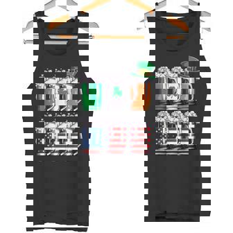 ビール聖パトリックデー メンズ アイルランドのアメリカ国旗 ドリンクマグ タンクトップ - Kawaiitshirt