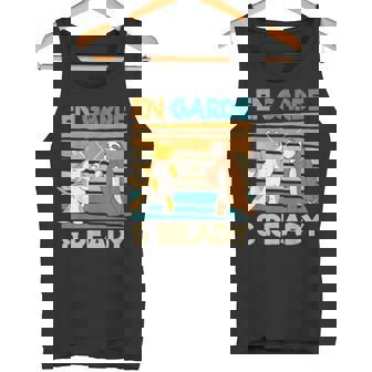 フェンシング猫ナマケモノファニーフェンサー タンクトップ - Kawaiitshirt