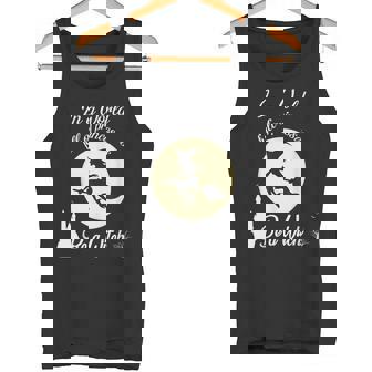 プリンセスがいっぱいの世界では魔女の月ハロウィンの贈り物になる タンクトップ - Kawaiitshirt