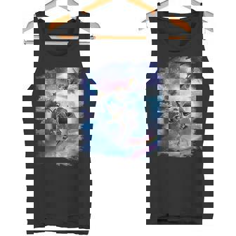 レインボーギャラクシー 宇宙に乗るサメに乗る猫 タンクトップ - Kawaiitshirt