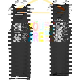 学校の初日に、あなたは素敵で、勇敢で、インスピレーションを与える先生です。 タンクトップ - Kawaiitshirt