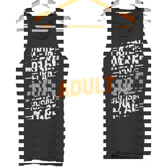 年齢のせいでよく大人と間違われる タンクトップ - Kawaiitshirt