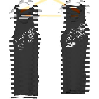 猫 遊び ダーツ 面白い 猫好き 子猫 ダーツプレーヤー タンクトップ - Kawaiitshirt