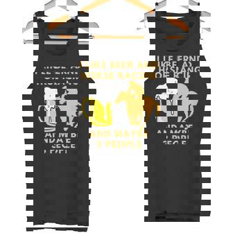 私はビールと競馬が好きで、多分3人の面白い贈り物が好きです タンクトップ - Kawaiitshirt