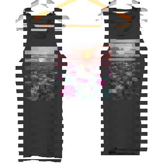 蓮の花畑 美しい夕日のグラフィック タンクトップ - Kawaiitshirt