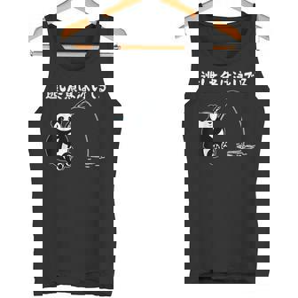 逃した魚は泳いでる ネタ ことわざ 言い間違い 釣り好き ジョーク ギャグ 釣り ツッコミ パンダ おもしろ タンクトップ - Kawaiitshirt