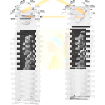 【バックプリント・背中側】真珠の耳飾りの少女／フェルメール【世界の名画】（高精細画像）Vermeer 美術館アート 油絵 タンクトップ - Kawaiitshirt