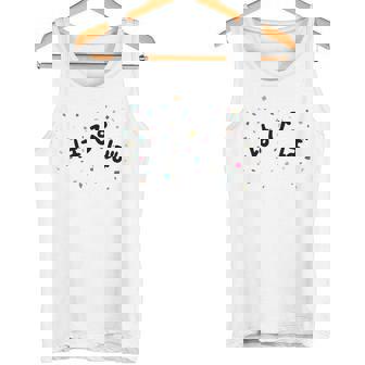 はぴば 誕生日 記念 誕生会 パーティー おめでとう バースデー ハッピーバースデー ハピバ 紙吹雪 主人公 主役 ネタ タンクトップ - Kawaiitshirt