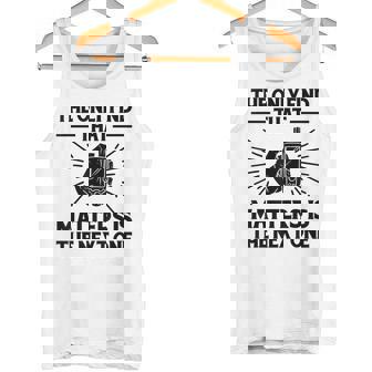 ジオキャッシング ジオキャッシュ 面白い ジオキャッシャー ジオキャッシャー ことわざ タンクトップ - Kawaiitshirt