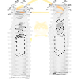 柴犬 しばいぬ 子柴 柴犬子犬 ワンポイント ポケット デザイン かわいい おもしろ 可愛い 犬飼い 犬好き タンクトップ - Kawaiitshirt