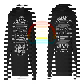 3人のお父さんにレベルアップ 再び3人のパパ 2025 父の日 長袖Tシャツ - Kawaiitshirt