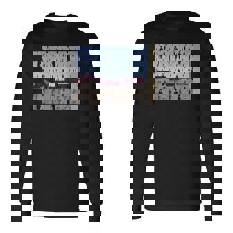 Magritteによるゴルコンダの有名な絵画。 長袖Tシャツ - Kawaiitshirt