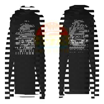 クラシック 1973 限定版 ヴィンテージ 1973年生まれのレトロな誕生日。 長袖Tシャツ - Kawaiitshirt