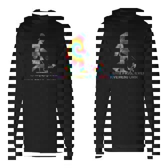 ビッグフットと犬の絆 – Furever Friends Forever 長袖Tシャツ - Kawaiitshirt