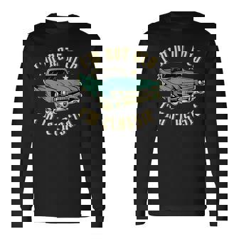 私は年をとっていない私はクラシックで面白い車のデザインです 長袖Tシャツ - Kawaiitshirt
