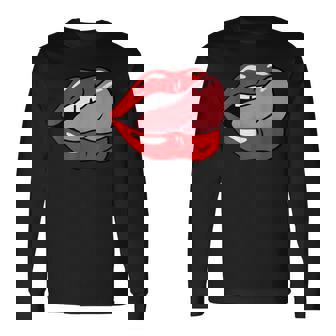 赤い唇を舐めるロックンロールグラフィック。 長袖Tシャツ - Kawaiitshirt
