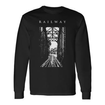 鉄道橋産業ヴィンテージ金属製列車機関車 Railway Train Bridge Industryintage 長袖Tシャツ - Kawaiitshirt