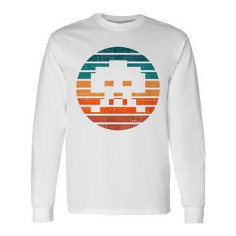 レトロ ヴィンテージ 80年代アーケード ゲーム インベーダー シンセウェイブ サンセット 長袖Tシャツ - Kawaiitshirt