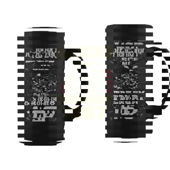 1967年2月以来の伝説 1967年2月生まれ。 コーヒーマグ - Kawaiitshirt