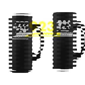 923形ドクターイエローT4 イラスト923テキスト コーヒーマグ - Kawaiitshirt