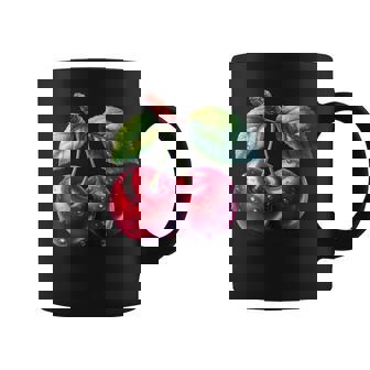 Dos Cerezas Dulces Rojas Con Una Hoja Y Gotas De Cerezas In Mangas Taza de café - Regaloses