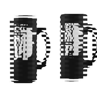 Enciérralo Demócrata Anti-Trump Manga Larga Taza de café - Regaloses