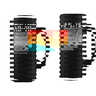 Take A Hike ケアンテリア グラフィック ハイキング コーヒーマグ - Kawaiitshirt