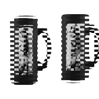 Hot Girl On 男性用 セクシー ブーティー ビキニ モデル 2 Bw コーヒーマグ - Kawaiitshirt