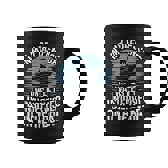 In My Defense I Was Unwatched On The Boat Fishing愛好家 コーヒーマグ - Kawaiitshirt