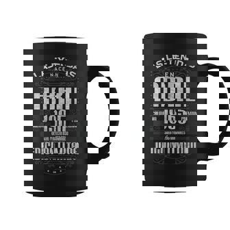 Las Leyendas Nacen En Abril 1965 60 Años Cumpleaños Taza de café - Regaloses