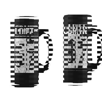 Oldometer 67 67歳の誕生日ギフトシャツ コーヒーマグ - Kawaiitshirt