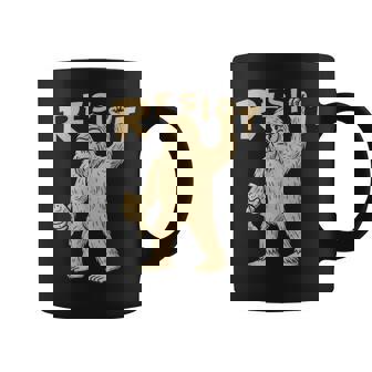 Resist サスカッチティー—面白いクリプティッド抗議 コーヒーマグ - Kawaiitshirt