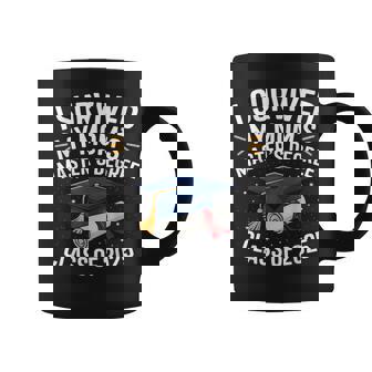 I Survived My Moms Masters Degree Class Of 2025 Mastered It Coffee Mug - Thegiftio UK