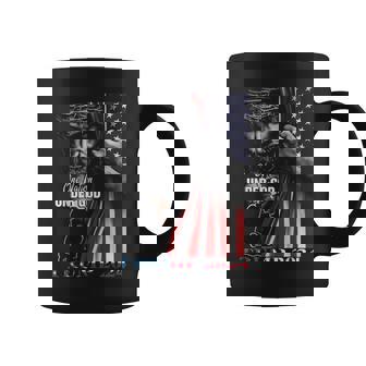 Una Nación Bajo Dios Trump 2024 Dios Bandera Estadounidense Taza de café - Regaloses