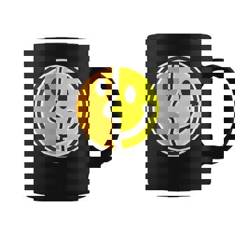 【ピカソ風】スマイル フェイス 笑顔（パロディ）キュビズム【スマイリー】ニコニコ 黄色 ポップ かわいい コーヒーマグ - Kawaiitshirt