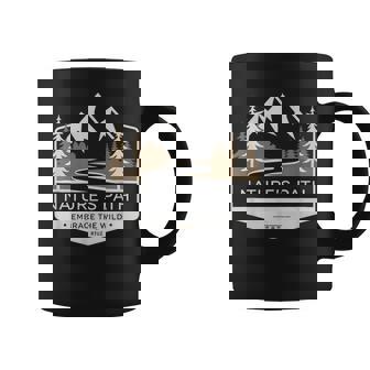 アウトドア＆サバイバルスタイル ハイキングと登山ファッション コーヒーマグ - Kawaiitshirt