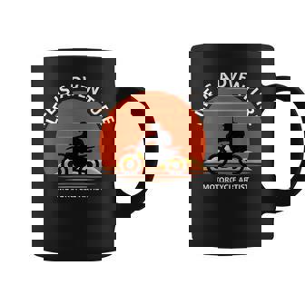 アドベンチャー バイク おもしろ オフロードバイク 人生は冒険だ ツーリング イラスト コーヒーマグ - Kawaiitshirt