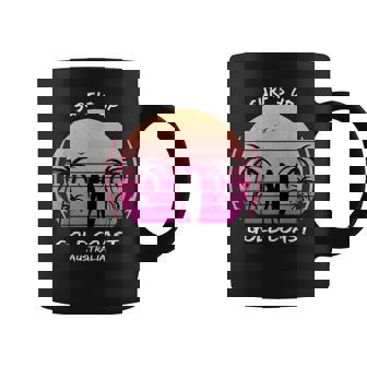 ゴールドコースト クイーンズランド州 オーストラリア サーフィン ギフト ヤシの木 スポーツ お土産 コーヒーマグ - Kawaiitshirt