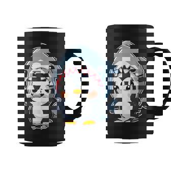 サメのコスチュームを着た面白いペンギン コーヒーマグ - Kawaiitshirt