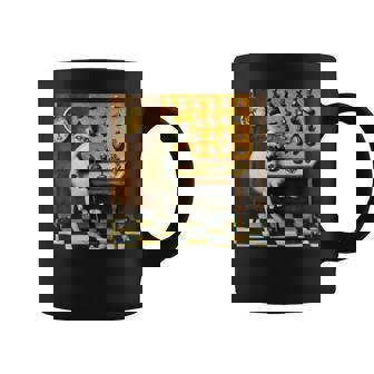 シュールレアリスト絵画 チェスをする猫とサルバドール・ダリ コーヒーマグ - Kawaiitshirt