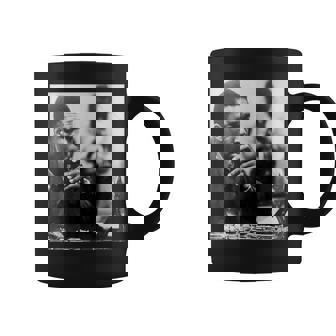 ジョン・コルトレーン 白黒写真 コーヒーマグ - Kawaiitshirt