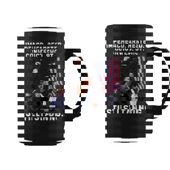 スティル・スタンディング・トランプ 2024 暗殺未遂 コーヒーマグ - Kawaiitshirt