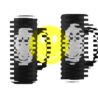 スマイル フェイス 笑顔（ベーシック）【スマイリー】ニコニコ 絵文字 黄色 ポップ かわいい イラスト コーヒーマグ - Kawaiitshirt