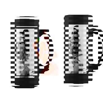 セクシーガールグラフィックtシャツ アイスポップのセクシーなラティーナブーティーガール。 コーヒーマグ - Kawaiitshirt